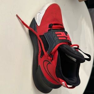 Nike-kids- boys- 2.5 used